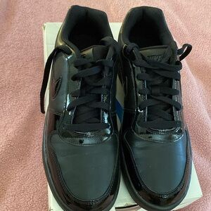 Black Nike sneakers size 9